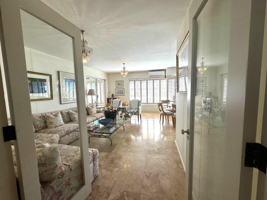 To Let 2 Bedroom Property for Rent in Sea Point Western Cape